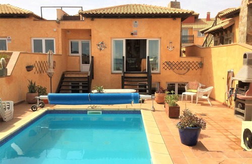 Corralejo Villa | Beach front villa, great views, private heated pool