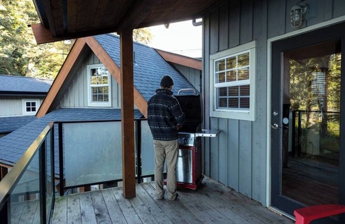 Ucluelet Cabin | Beach Front w/2 Private Decks! With Ocean Views! Ocean Oasis