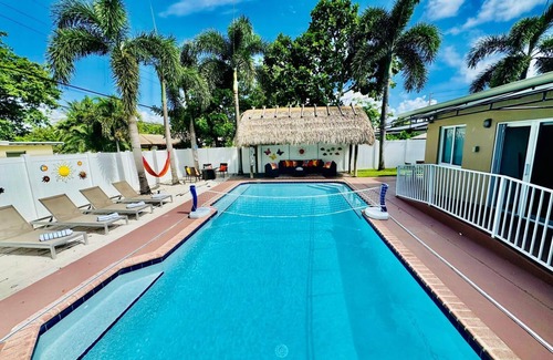 Harbor Village House | Beach & Fun: Heated Pool, Tiki Hut, Fire Pit, Bikes