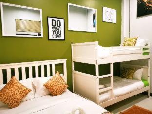 Na Kluea Hotel | Beach Gallery House