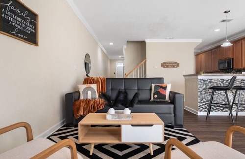 Northeast Virginia Beach House | Beach Getaway 5 Mins from Beach