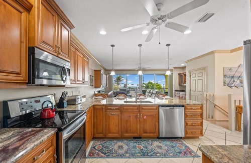 Bradenton Beach Condo | Beach Getaway in Bradenton Beach with Games, 2 Mins to Beach! - A Twist of Lime