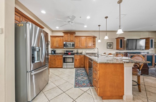 Bradenton Beach Condo | Beach Getaway in Bradenton Beach with Games, 2 Mins to Beach! - A Twist of Lime
