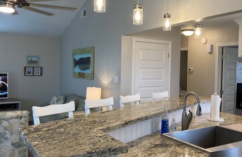 Crystal Beach House | Beach getaway for families or couples! (Pet Friendly)
