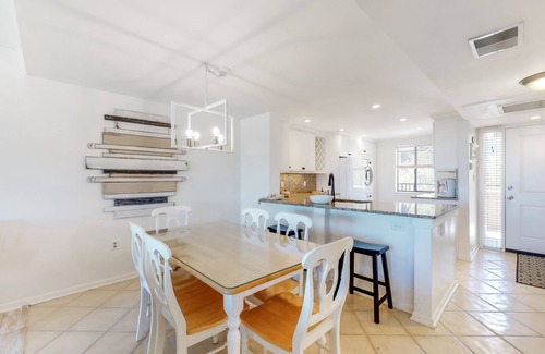 Folly Field Condo | Beach Getaway with WiFi, Pools, Hot Tub, & Ocean View
