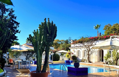 San Pedro de Alcantara Villa | ´Beach & Golf' Large Family Villa, Huge Garden, Private Pool, 350m to the Beach.