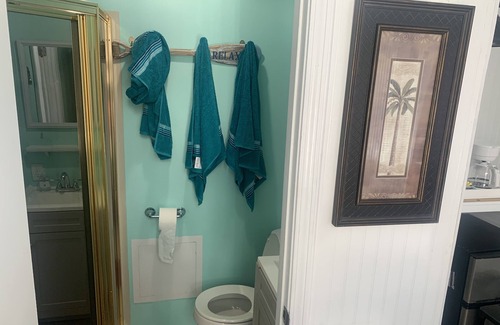 Riviera Beach Cottage | Beach Guest House Cottage Pier Park, Frank Brown Park, & 30a, private driveway