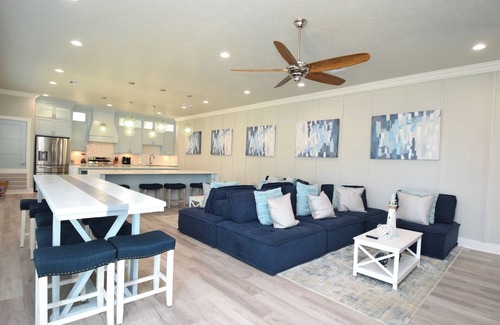 Crystal Beach House | BEACH HANSON 3 NEW Construction with pool and spa