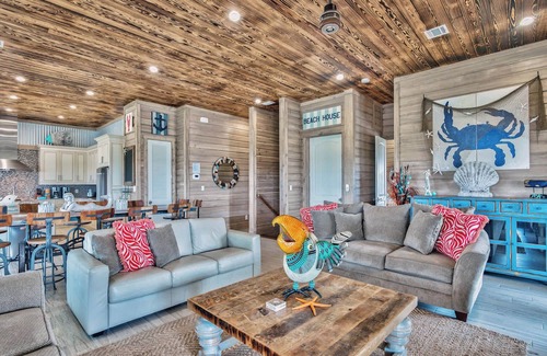 Holiday Isle House | Beach & Harbor View Rooftop Deck | Admirals Palace