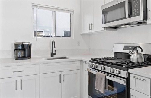 Pacific Beach Apartment | Beach Haven in Perfect Coastal Spot