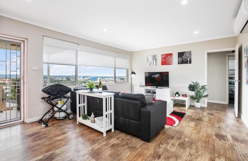 The Hill Apartment | Beach Haven on The Hill