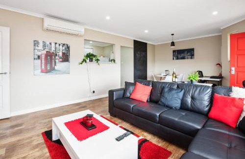 The Hill Apartment | Beach Haven on The Hill