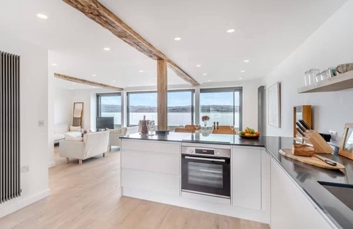 Arnside Apartment | Beach Haven - Stunning Beach Front Property