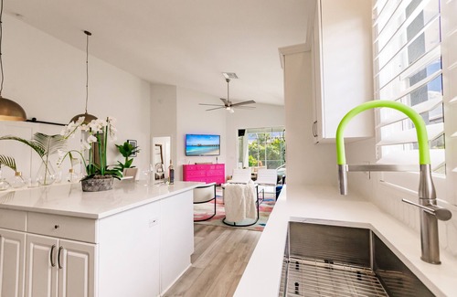 Naples Park House | Beach, heated Pool, Pets, Game room, 2 Kings, Bunkroom, Ensuite, Bikes