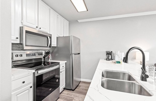 Galveston Condo | Beach Hideaway, Ocean views, King bed, Dogs OK