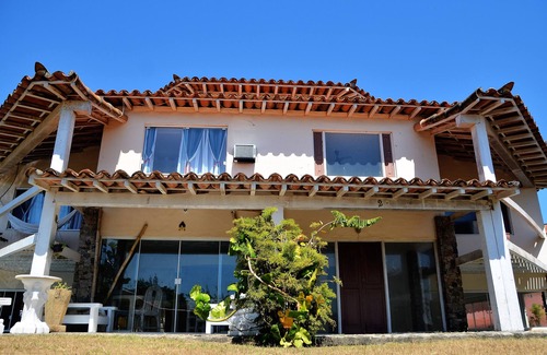 Praia Rasa House | Beach House with Wonderful Sea View