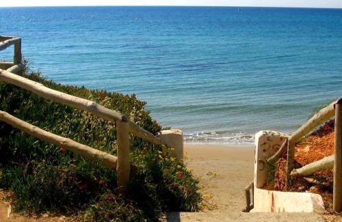 Pueblo Latino House | Beach Holiday home with wifi and air con
