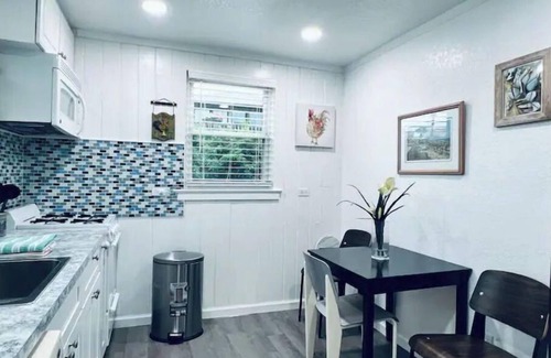 Jacksonville Beach Apartment | Beach Home step out 1 min to beach/pets friendlyA