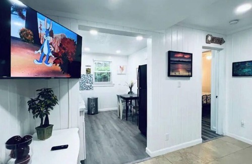 Jacksonville Beach Apartment | Beach Home step out 1 min to beach/pets friendlyA