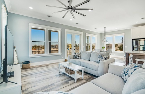 Caribbean Isle House | Beach home w/ ocean view, high speed WiFi, & central AC - snowbird friendly