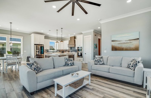 Caribbean Isle House | Beach home w/ ocean view, high speed WiFi, & central AC - snowbird friendly