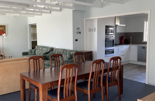 Perth House | Beach House 100m from Falcon Bay