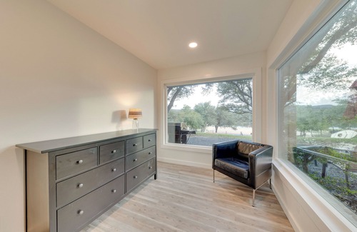 Kingsland House | Beach House 2 on Lake LBJ - Sleeps 24
