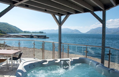 Kentallen Cottage | Beach House 3 with Hot Tub - sleeps 9 guests in 4 bedrooms