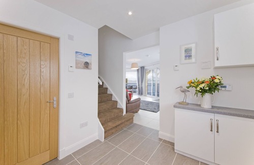 Kentallen Cottage | Beach House 3 with Hot Tub - sleeps 9 guests in 4 bedrooms