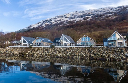 Kentallen Cottage | Beach House 3 with Hot Tub - sleeps 9 guests in 4 bedrooms