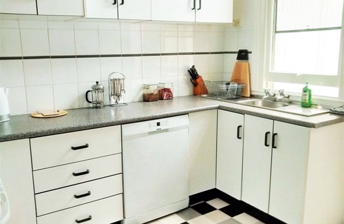 Coogee House | Beach house 4 mins walk to water, Coogee, Sydney, pets welcome