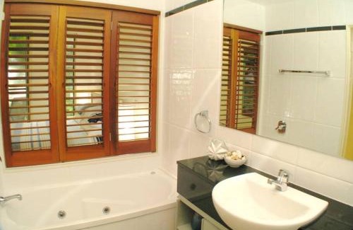 Mission Beach Apartment | Beach House Apartment No 7 - Fabulous Location