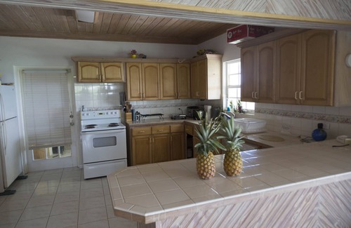 Clarence Town House | Beach House At Dean's Blue Hole - Walking Distance To The Blue Hole!