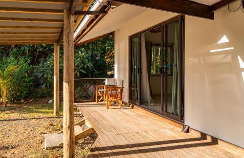 Mare Anglaise Bed & Breakfast | Beach House Beau Vallon
