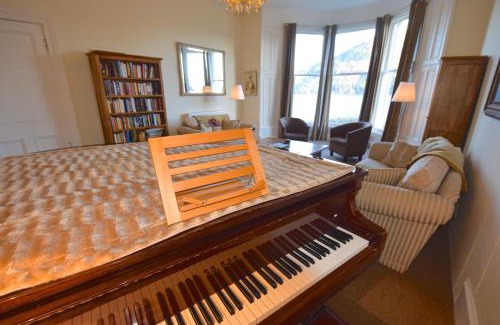 Cairndow House | Beach House - Carrick Castle