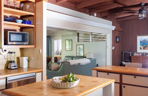 Kahului House | Beach House! Great for Wind-sports on Maui's North-shore close to Kahului & Paia