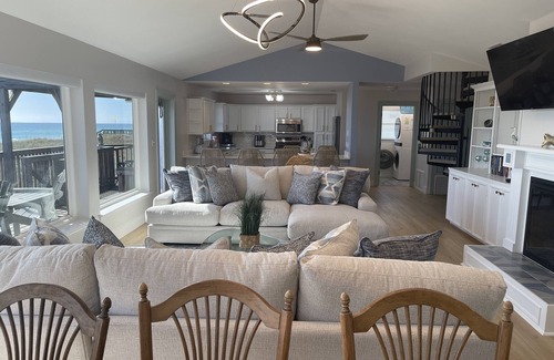 Sugar Beach House | Beach House-Gulf Front Private Home Sleeps 10