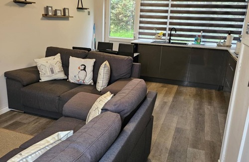Stackpole Ski Chalet | Beach house in pembrokeshire with sea views