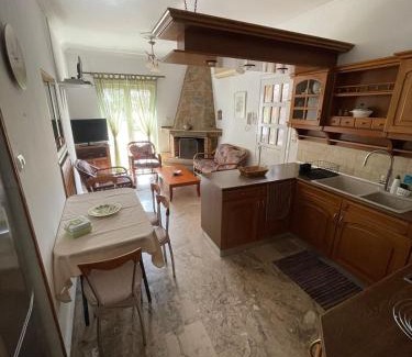 Nea Peramos Apartment | Beach House in Nea Peramos