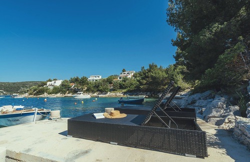 Veliki Drvenik Villa | BEACH HOUSE ON ISLAND, HEATED POOL,PRIVAT BEACH, SPLIT COUNTY