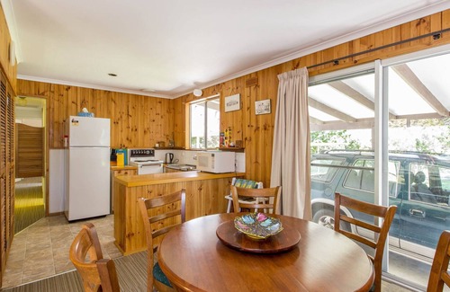 Inverloch Cottage | Beach House on Lohr Inverloch