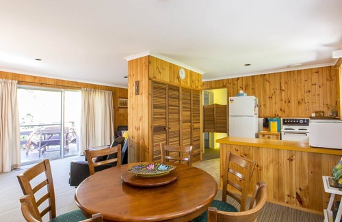 Inverloch Cottage | Beach House on Lohr Inverloch
