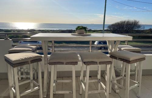 Stockton House | Beach House on Stockton Beach, Newcastle