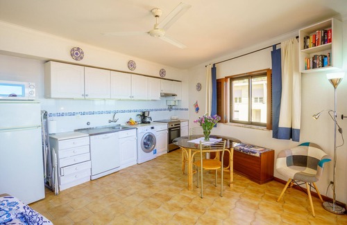 Sesimbra Apartment | Beach House on the golden beach!
