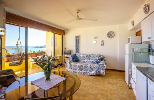 Sesimbra Apartment | Beach House on the golden beach!