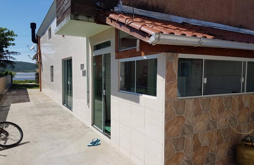 Palhoca House | Beach house on the seafront