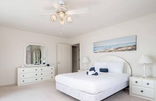 Barstow House | Beach House on the Bay