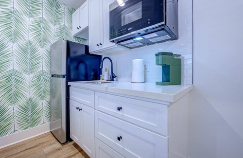 Galveston Apartment | Beach House Paradise Studio Apartment 2 Beds
