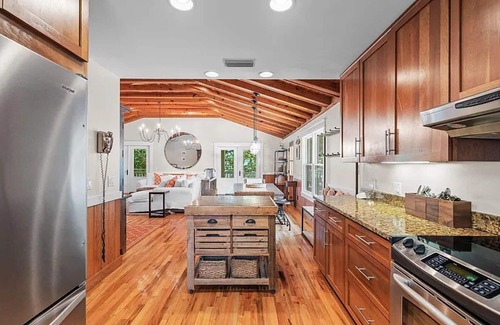 Seagrove Beach House | Beach House - Short Walk to Seaside & Beach! - Sleeps 10 Comfortably
