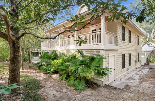 Seagrove Beach House | Beach House - Short Walk to Seaside & Beach! - Sleeps 10 Comfortably